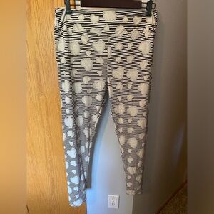 Lularoe Tall & Curvy Leggings Zebra Stripe Hearts